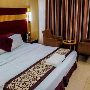 Camera con letto king size